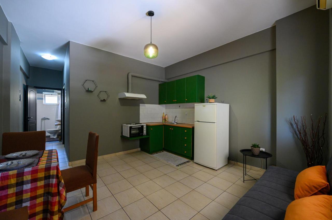 Rea Apartment II "1Minute From The Beach" Kalamáta Buitenkant foto