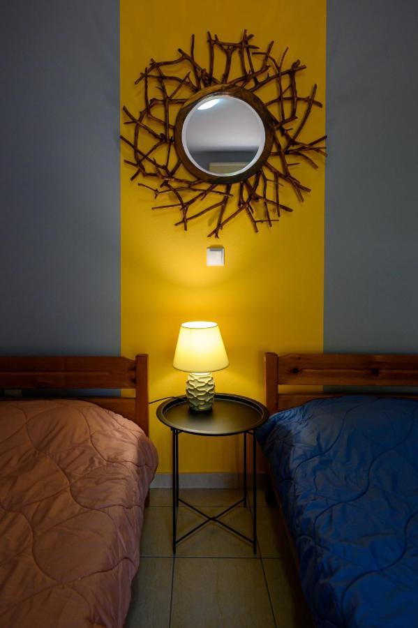 Rea Apartment II "1Minute From The Beach" Kalamáta Buitenkant foto