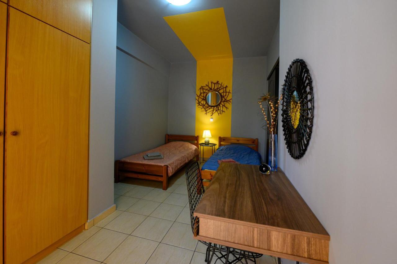 Rea Apartment II "1Minute From The Beach" Kalamáta Buitenkant foto