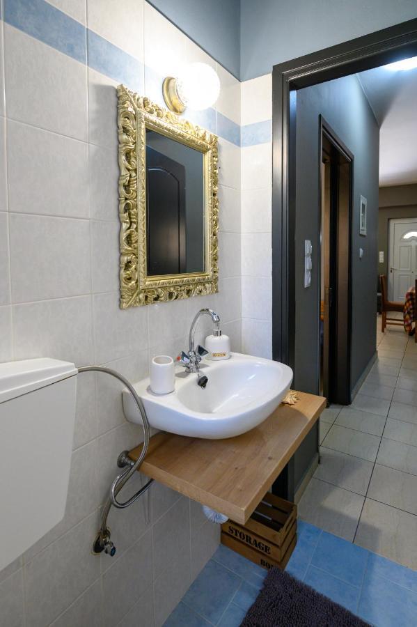 Rea Apartment II "1Minute From The Beach" Kalamáta Buitenkant foto